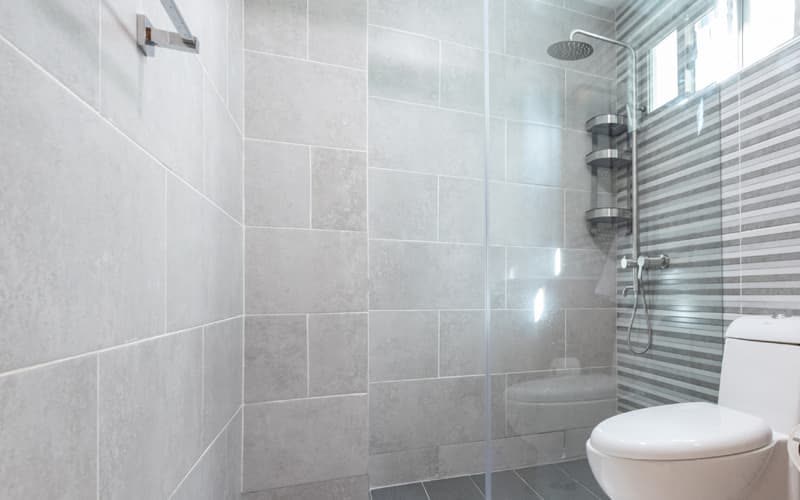 Baño con azulejos para pared en A Pobra do Caramiñal