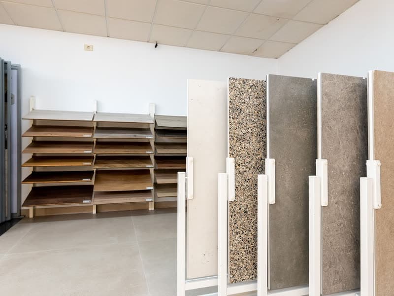 Muestras de pavimentos en la exposición de A Pobra do Caramiñal